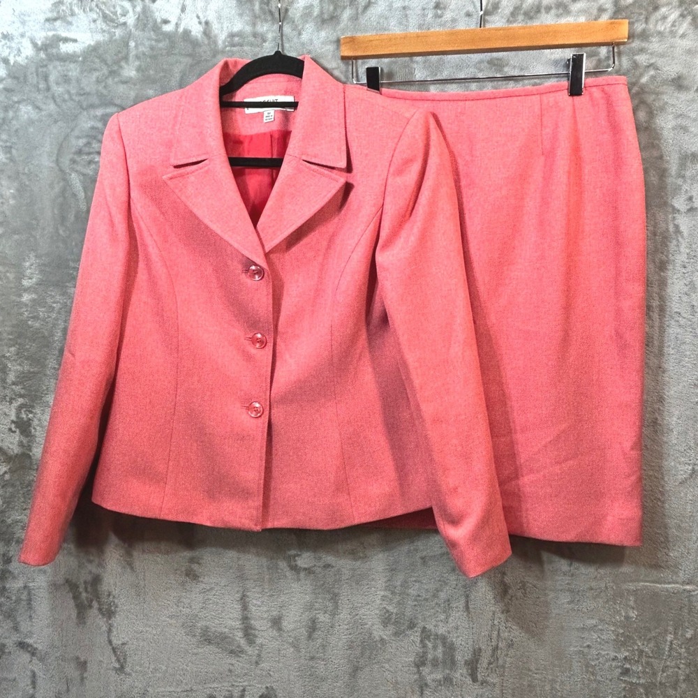 Le Suit Pink Herringbone Skirt Suit Set 6P Petite Professional Pastel Power Suit